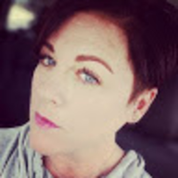 Meet your Posher, Jennifer - Picture 1 of 1